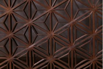 昭和初期　麻の葉・胡麻・桔梗亀甲　3種の文様が楽しめる組子欄間(明り取り)