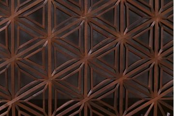 昭和初期　麻の葉・胡麻・桔梗亀甲　3種の文様が楽しめる組子欄間(明り取り)