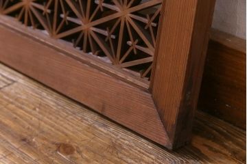 昭和初期　麻の葉・胡麻・桔梗亀甲　3種の文様が楽しめる組子欄間(明り取り)