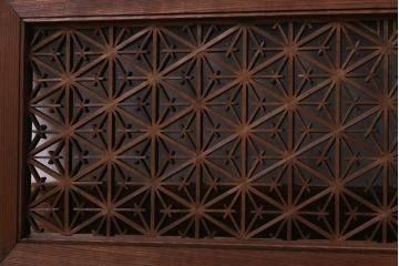 昭和初期　麻の葉・胡麻・桔梗亀甲　3種の文様が楽しめる組子欄間(明り取り)