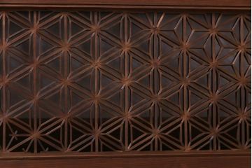 昭和初期　麻の葉・胡麻・桔梗亀甲　3種の文様が楽しめる組子欄間(明り取り)