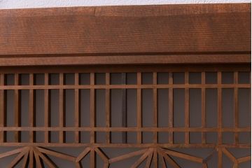 昭和中期　緻密に作り込まれた角麻文様の組子欄間(明り取り)