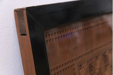 昭和初期　両面ガラス入り　胡麻と角麻が目を引く組子欄間(明り取り)