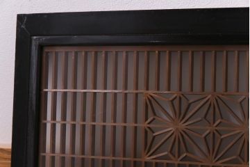 昭和初期　両面ガラス入り　角麻文様がアクセントの組子欄間(明り取り)