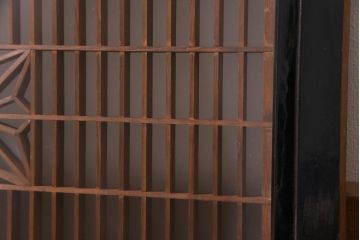 昭和初期　両面ガラス入り　角麻文様がアクセントの組子欄間(明り取り)