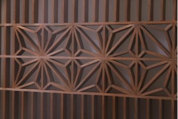 昭和初期　両面ガラス入り　角麻文様がアクセントの組子欄間(明り取り)