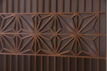 昭和初期　両面ガラス入り　角麻文様がアクセントの組子欄間(明り取り)