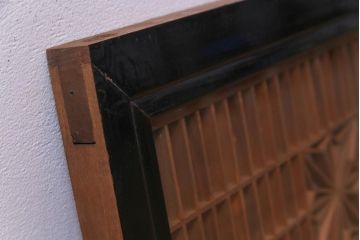 昭和初期　両面ガラス入り　角麻文様がアクセントの組子欄間(明り取り)