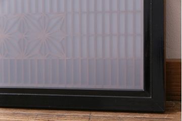 昭和初期　両面ガラス入り　角麻文様がアクセントの組子欄間(明り取り)