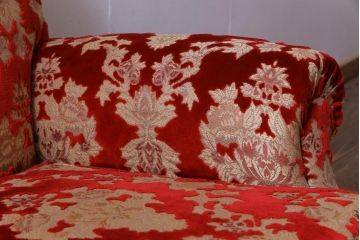 ヴィンテージ家具　イギリスビンテージ　クロウ&ボール　金華山張り　赤の座面が抜群の存在感を放つ一人掛けソファ(ラウンジソファ)