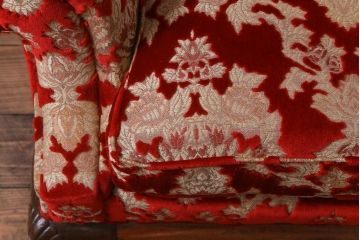 ヴィンテージ家具　イギリスビンテージ　クロウ&ボール　金華山張り　赤の座面が抜群の存在感を放つ一人掛けソファ(ラウンジソファ)