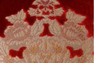 ヴィンテージ家具　イギリスビンテージ　クロウ&ボール　金華山張り　赤の座面が抜群の存在感を放つ一人掛けソファ(ラウンジソファ)