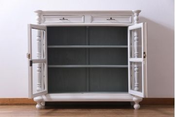 ペイント家具　爽やかな空間を演出するフランスアンティークのサイドキャビネット(収納棚)