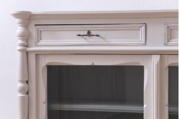 ペイント家具　爽やかな空間を演出するフランスアンティークのサイドキャビネット(収納棚)