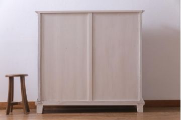 ペイント家具　爽やかな空間を演出するフランスアンティークのサイドキャビネット(収納棚)
