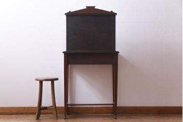 アンティーク家具　イギリスアンティーク　マホガニー材　象嵌細工が魅力のスモールビューロー(サイドデスク)