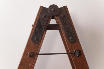 アンティーク雑貨　和製アンティーク　カシ材　味わいのある風合いが魅力のステップラダー(脚立)
