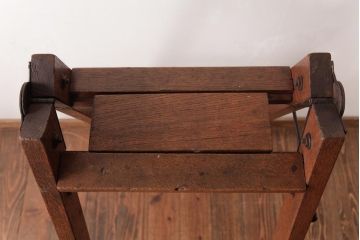 アンティーク雑貨　和製アンティーク　カシ材　味わいのある風合いが魅力のステップラダー(脚立)