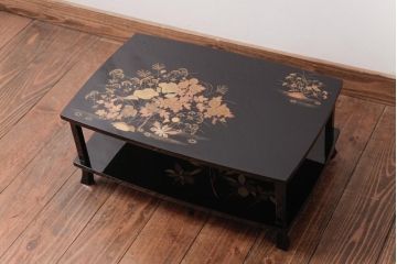 アンティーク雑貨　中古　伝統工芸　輪島塗　草花図柄　2段　風情溢れる金蒔絵が美しい花台(冠卓、飾り台、文台)