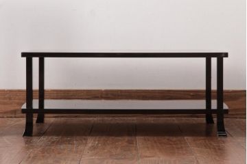 アンティーク雑貨　中古　伝統工芸　輪島塗　草花図柄　2段　風情溢れる金蒔絵が美しい花台(冠卓、飾り台、文台)
