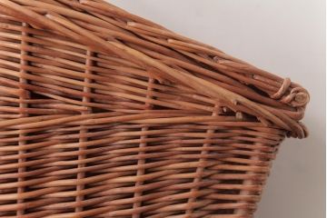 アンティーク雑貨　イギリスアンティーク　柔らかな色味があたたかみ感じるバスケット(小物入れ、カゴ)