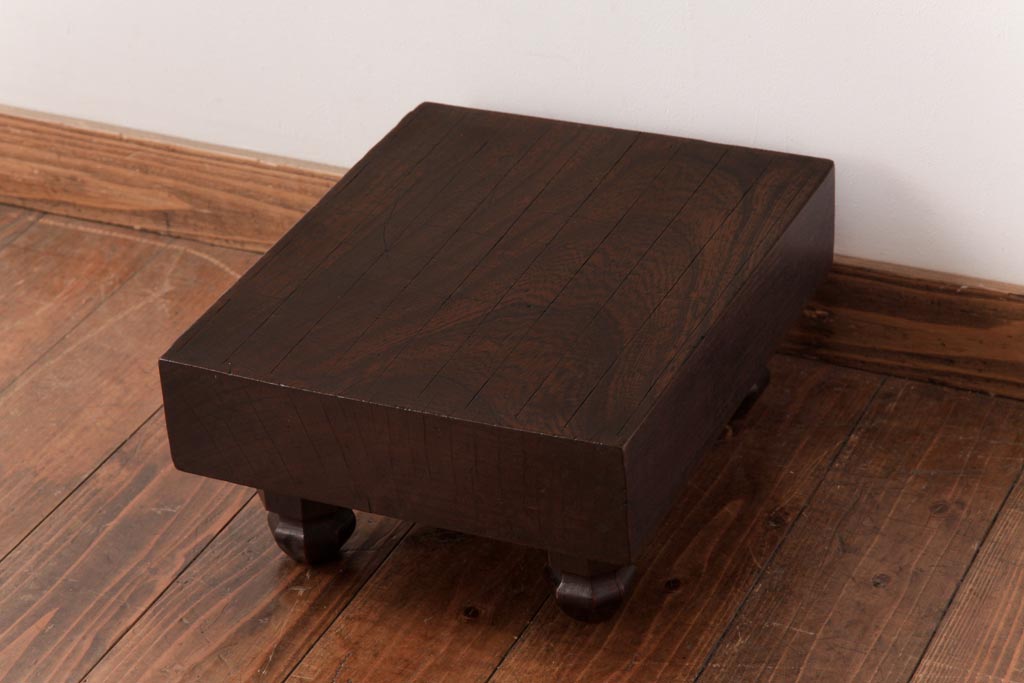 アンティーク雑貨　和製アンティーク　明治期　年月を重ねた風合いが味わい深い将棋盤(飾り台、花台)