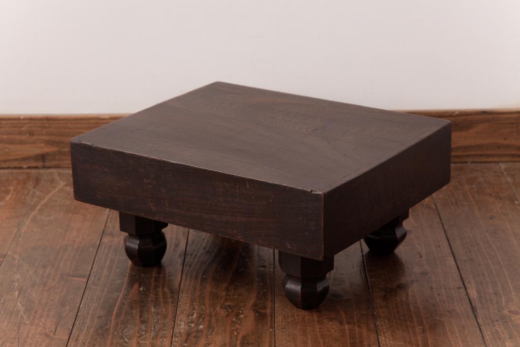 アンティーク雑貨　和製アンティーク　明治期　年月を重ねた風合いが味わい深い将棋盤(飾り台、花台)