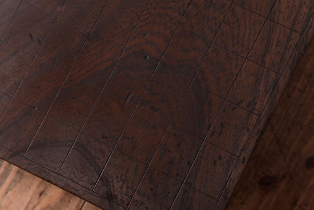 アンティーク雑貨　和製アンティーク　明治期　年月を重ねた風合いが味わい深い将棋盤(飾り台、花台)