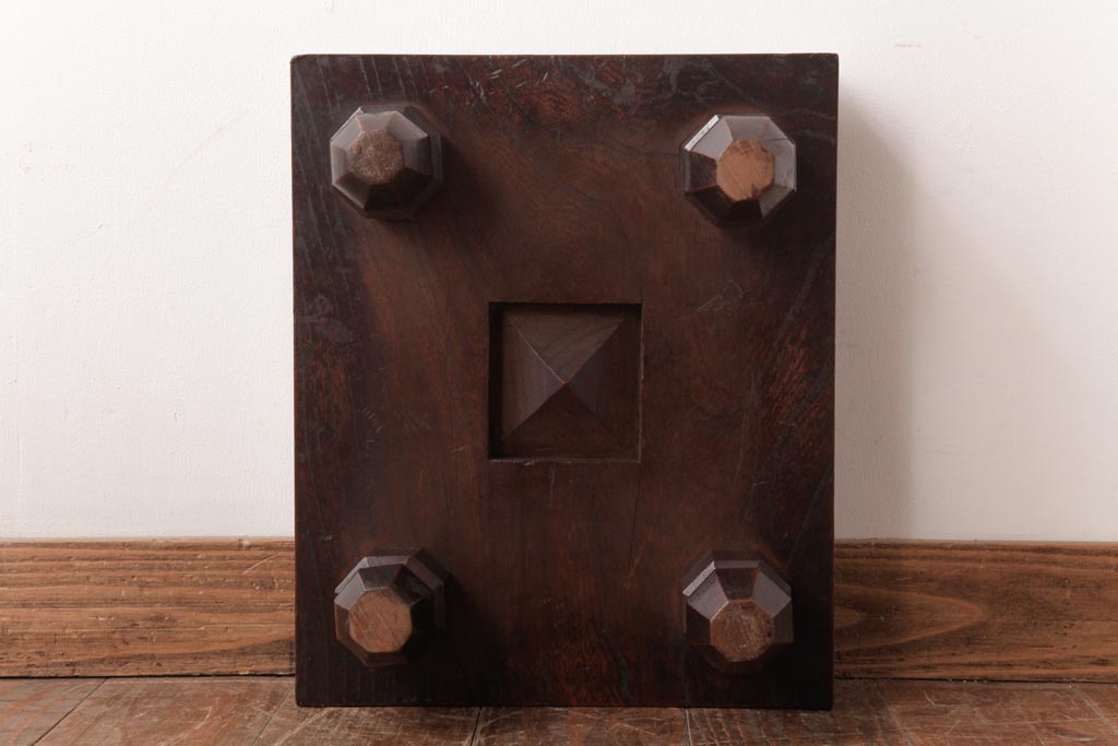 アンティーク雑貨　和製アンティーク　明治期　年月を重ねた風合いが味わい深い将棋盤(飾り台、花台)