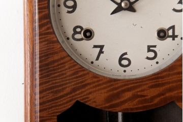 アンティーク雑貨　昭和レトロ　WAKUI製　手巻き式　ガラスのカットが上品な掛け時計(柱時計、振り子時計)