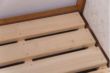 アンティーク家具　イギリスアンティーク　オーク材　優雅なレリーフと木のぬくもり感じるベッドフレーム