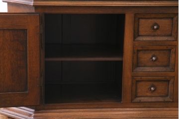 ビンテージ　オランダ　輸入家具　高級品　オーク材の温かみと風格ある佇まいが魅力の食器棚(カップボード、収納棚、飾り棚)