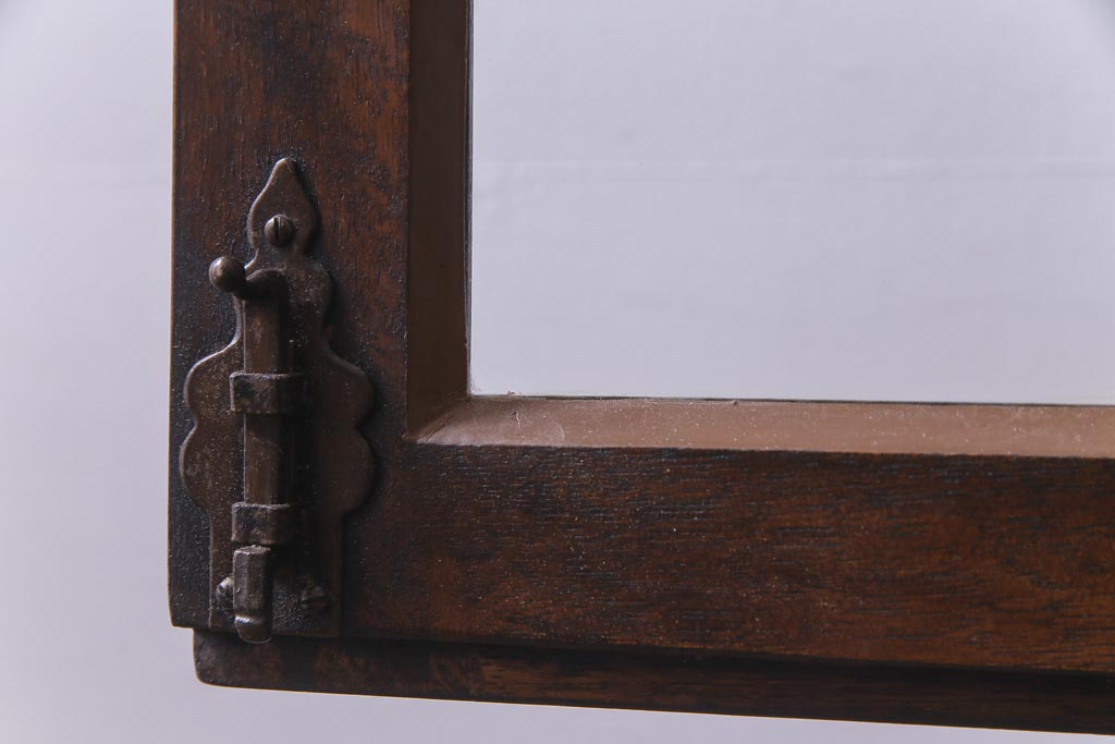 ビンテージ　オランダ　輸入家具　高級品　オーク材の温かみと風格ある佇まいが魅力の食器棚(カップボード、収納棚、飾り棚)