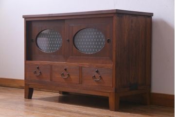 レトロ家具　昭和レトロ　桐材　丸窓がおしゃれな当店オリジナルガラス入りのリメイク箪笥ローボード(戸棚)
