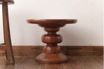 アンティーク雑貨　和製アンティーク　大正昭和期　総ケヤキ材　なめらかな質感が上品な印象与える飾り台(花台)