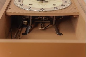 アンティーク雑貨　昭和レトロ　SEIKOSHA(精工舎、セイコー)　手巻き式　可愛らしい掛け時計(振り子時計、柱時計)