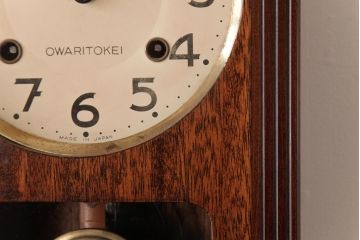 アンティーク雑貨　昭和レトロ　OWARITOKEI(尾張時計株式会社)　手巻き式　繊細な雰囲気漂う掛け時計(振り子時計、柱時計)