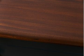 ヴィンテージ家具　イギリスビンテージ　younger社　ペイント　落ち着いた色味と丸い取っ手が愛らしいレトロなサイドボード(収納棚)