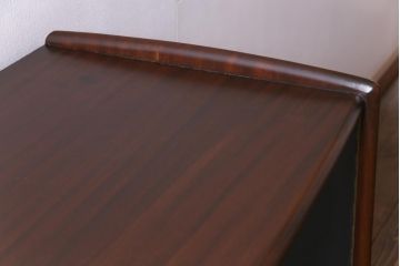ヴィンテージ家具　イギリスビンテージ　younger社　ペイント　落ち着いた色味と丸い取っ手が愛らしいレトロなサイドボード(収納棚)