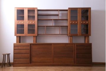 中古美品　ウッドユウライク製　ウォールナット無垢材　ストーリーズキャビネット(ダイニングボード、収納棚、壁面収納)(定価約140万円)
