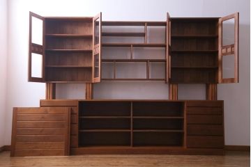 中古美品　ウッドユウライク製　ウォールナット無垢材　ストーリーズキャビネット(ダイニングボード、収納棚、壁面収納)(定価約140万円)