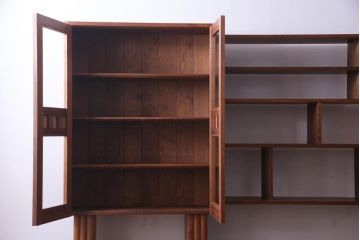 中古美品　ウッドユウライク製　ウォールナット無垢材　ストーリーズキャビネット(ダイニングボード、収納棚、壁面収納)(定価約140万円)