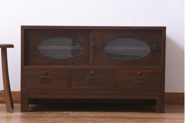 アンティーク家具　和製アンティーク　当店オリジナルガラス　丸窓がおしゃれな桐材製のリメイク箪笥ローボード(戸棚)
