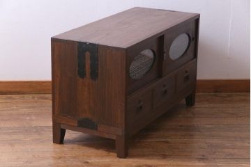 アンティーク家具　和製アンティーク　当店オリジナルガラス　丸窓がおしゃれな桐材製のリメイク箪笥ローボード(戸棚)