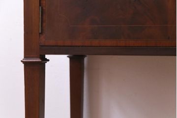 アンティーク家具　イギリスアンティーク　Christopher Pratt&Sons　BRADFORD　象嵌　繊細なデザインの飾り棚(戸棚)