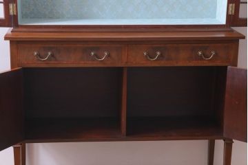 アンティーク家具　イギリスアンティーク　Christopher Pratt&Sons　BRADFORD　象嵌　繊細なデザインの飾り棚(戸棚)