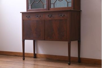 アンティーク家具　イギリスアンティーク　Christopher Pratt&Sons　BRADFORD　象嵌　繊細なデザインの飾り棚(戸棚)