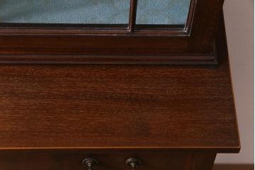 アンティーク家具　イギリスアンティーク　Christopher Pratt&Sons　BRADFORD　象嵌　繊細なデザインの飾り棚(戸棚)