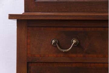 アンティーク家具　イギリスアンティーク　Christopher Pratt&Sons　BRADFORD　象嵌　繊細なデザインの飾り棚(戸棚)
