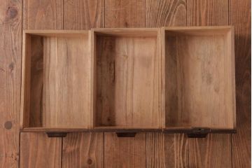 アンティーク家具　和製アンティーク　個性的な木目が目を引くタモ材製小引き出し(小物収納)